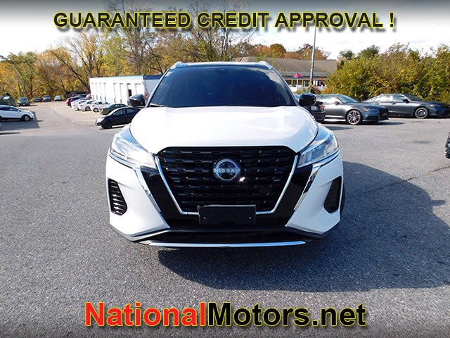 Nissan Kicks Vehicle Full-screen Gallery Image 03