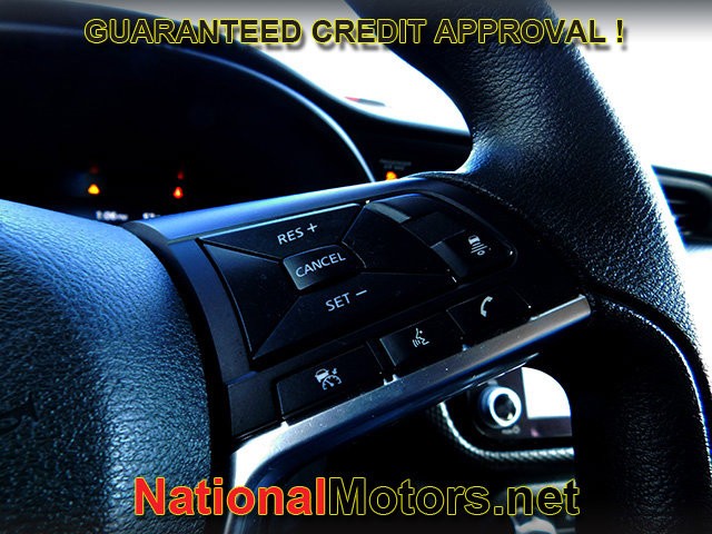 Nissan Kicks Vehicle Full-screen Gallery Image 17