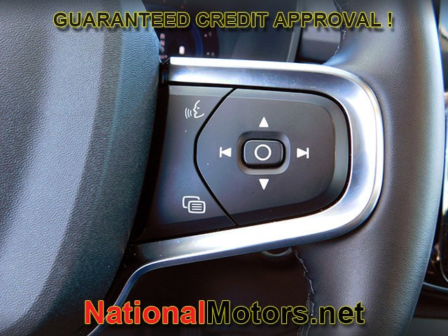 Volvo XC40 Vehicle Full-screen Gallery Image 24