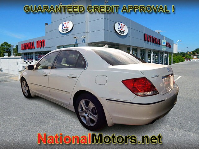 Acura RL Vehicle Full-screen Gallery Image 04