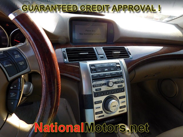 Acura RL Vehicle Full-screen Gallery Image 13