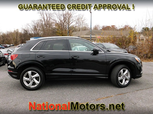 Audi Q3 Vehicle Full-screen Gallery Image 04