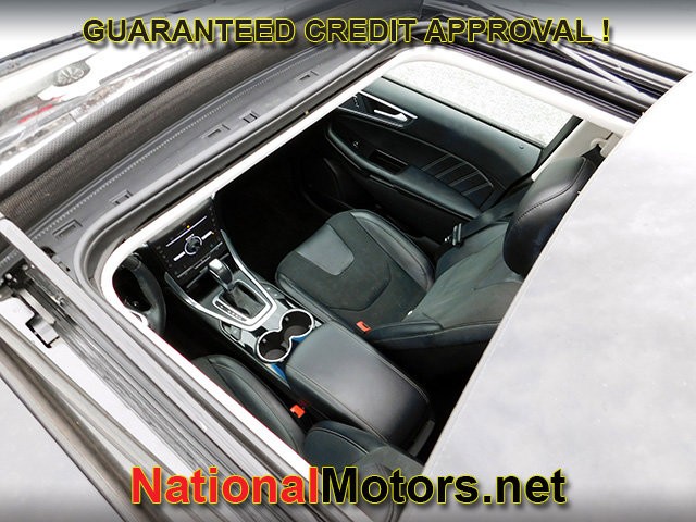 Ford Edge Vehicle Full-screen Gallery Image 10