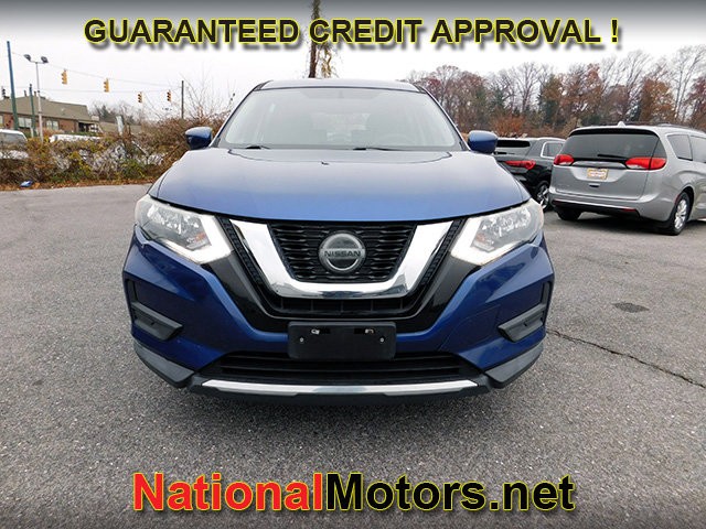 Nissan Rogue Vehicle Full-screen Gallery Image 03