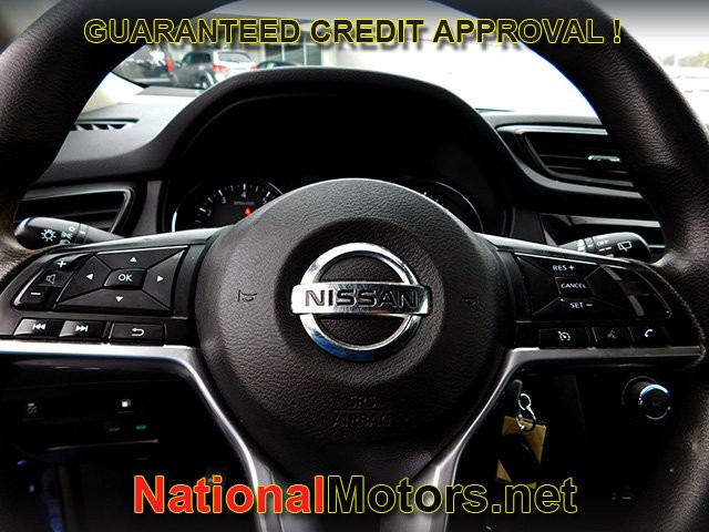 Nissan Rogue Vehicle Full-screen Gallery Image 14