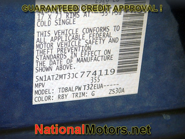 Nissan Rogue Vehicle Full-screen Gallery Image 17