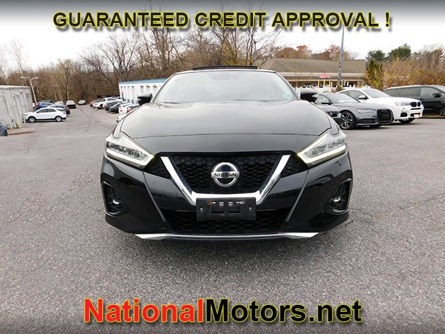 Nissan Maxima Vehicle Full-screen Gallery Image 03