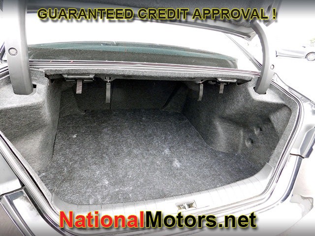 Nissan Maxima Vehicle Full-screen Gallery Image 07