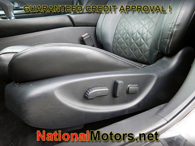 Nissan Maxima Vehicle Full-screen Gallery Image 17