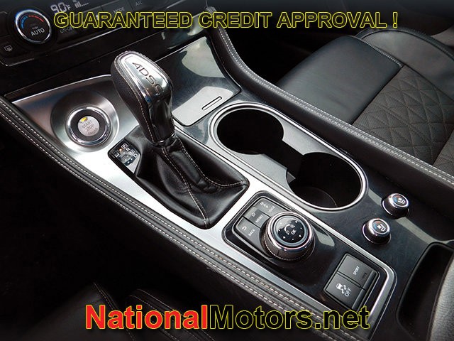 Nissan Maxima Vehicle Full-screen Gallery Image 22