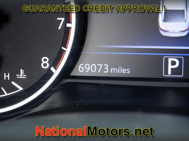 Nissan Maxima Vehicle Full-screen Gallery Image 26