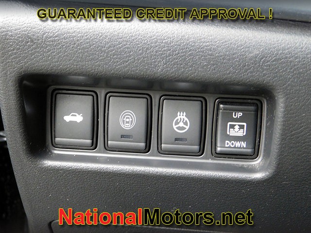 Nissan Maxima Vehicle Full-screen Gallery Image 27