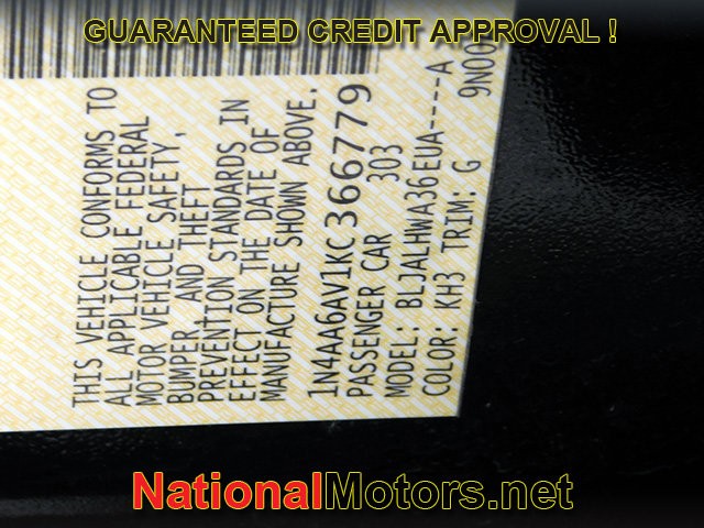 Nissan Maxima Vehicle Full-screen Gallery Image 28