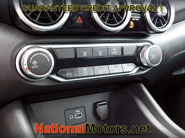 Nissan Sentra Vehicle Full-screen Gallery Image 13