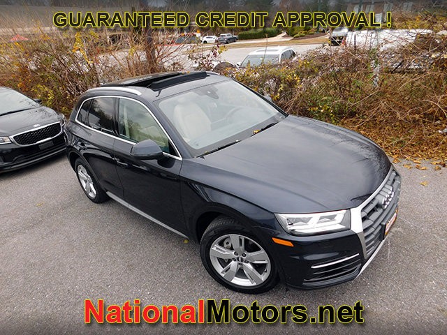Audi Q5 Vehicle Full-screen Gallery Image 02