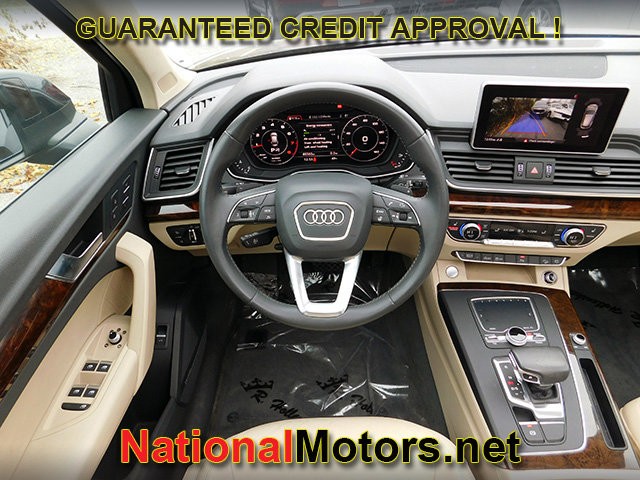 Audi Q5 Vehicle Full-screen Gallery Image 14