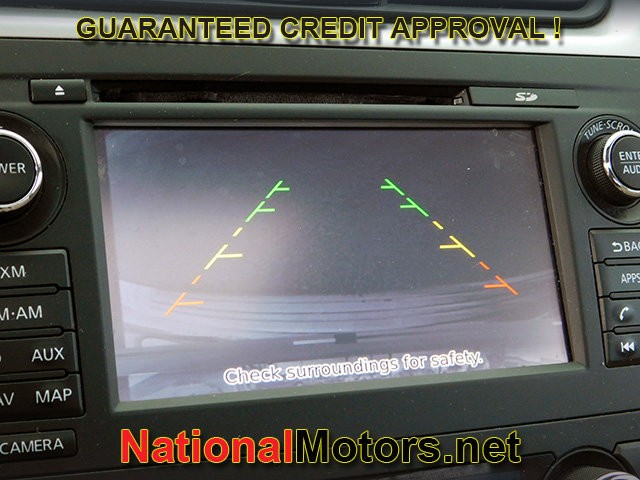 Nissan Altima Vehicle Full-screen Gallery Image 16