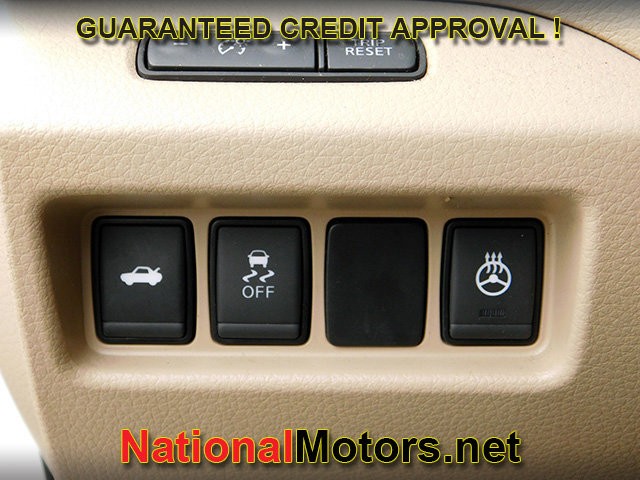 Nissan Altima Vehicle Full-screen Gallery Image 21