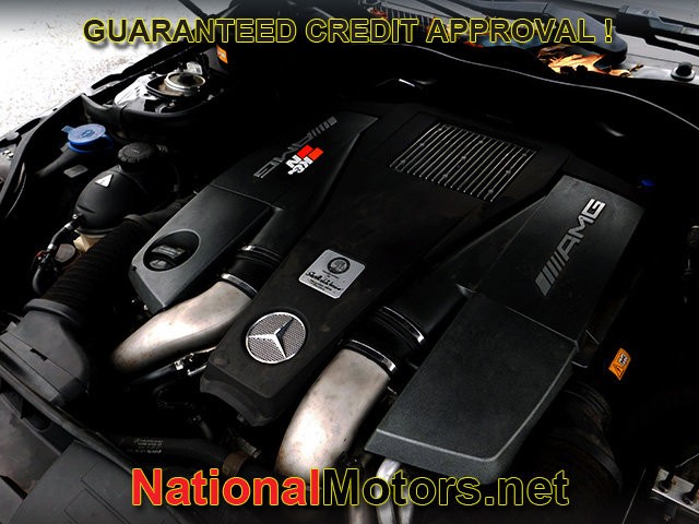 Mercedes-Benz E-Class Vehicle Full-screen Gallery Image 26