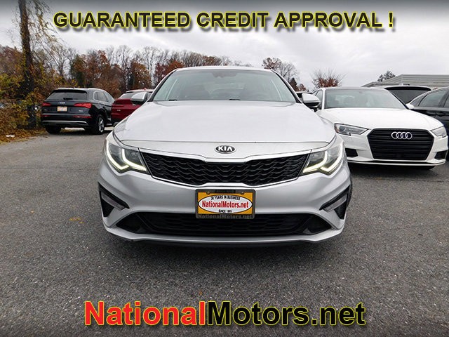 Kia Optima Vehicle Full-screen Gallery Image 02