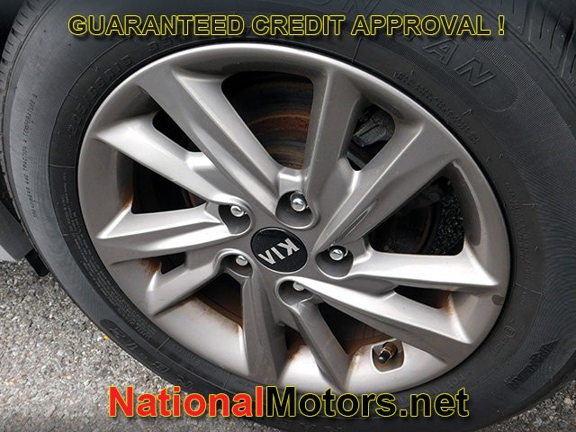 Kia Optima Vehicle Full-screen Gallery Image 07