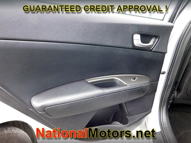Kia Optima Vehicle Full-screen Gallery Image 08
