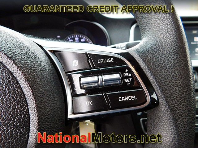 Kia Optima Vehicle Full-screen Gallery Image 18