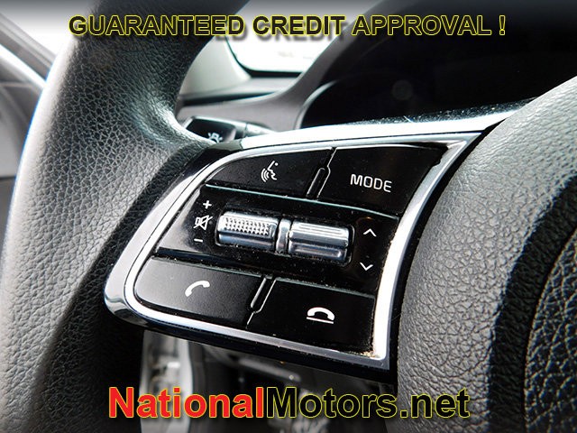Kia Optima Vehicle Full-screen Gallery Image 19