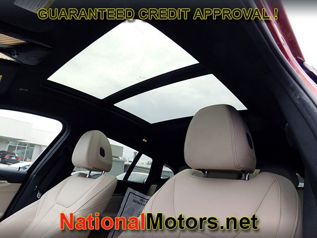 BMW X4 Vehicle Full-screen Gallery Image 19