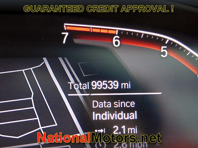 BMW X4 Vehicle Full-screen Gallery Image 28