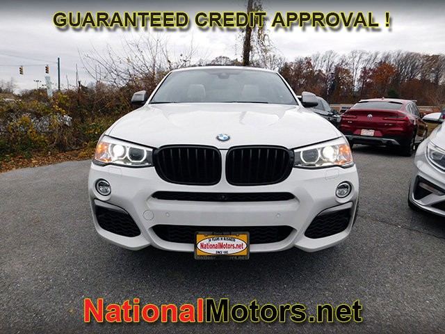 BMW X4 Vehicle Full-screen Gallery Image 03