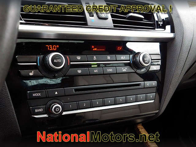 BMW X4 Vehicle Full-screen Gallery Image 20