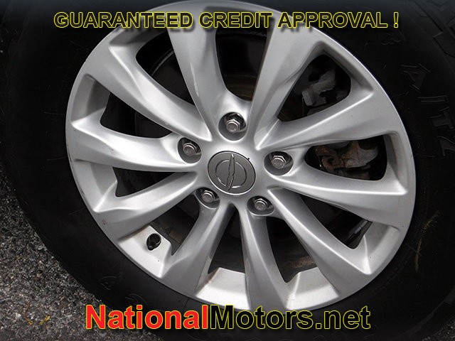 Chrysler Pacifica Vehicle Full-screen Gallery Image 07