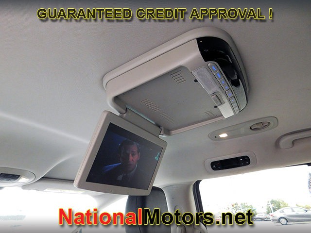 Chrysler Pacifica Vehicle Full-screen Gallery Image 12