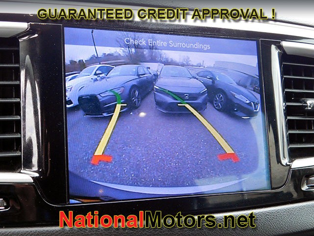 Chrysler Pacifica Vehicle Full-screen Gallery Image 16