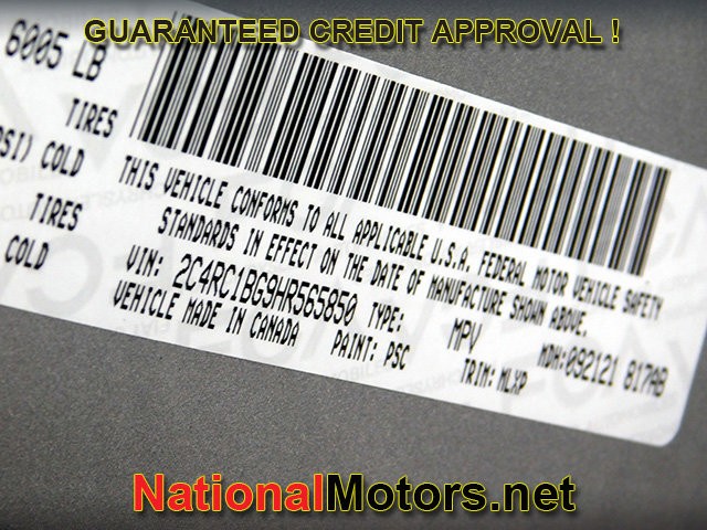 Chrysler Pacifica Vehicle Full-screen Gallery Image 23