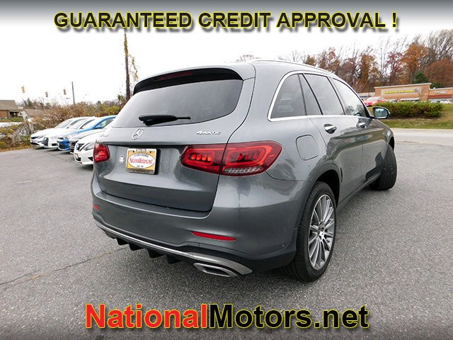 Mercedes-Benz GLC Vehicle Full-screen Gallery Image 05