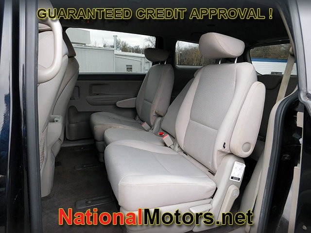 Kia Sedona Vehicle Full-screen Gallery Image 07