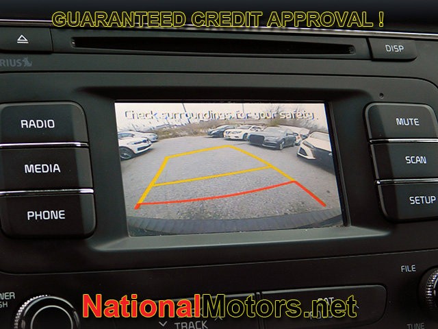 Kia Sedona Vehicle Full-screen Gallery Image 11