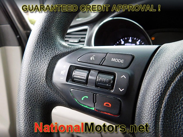 Kia Sedona Vehicle Full-screen Gallery Image 14