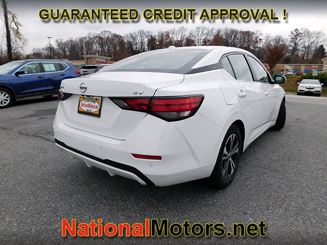 Nissan Sentra Vehicle Full-screen Gallery Image 05