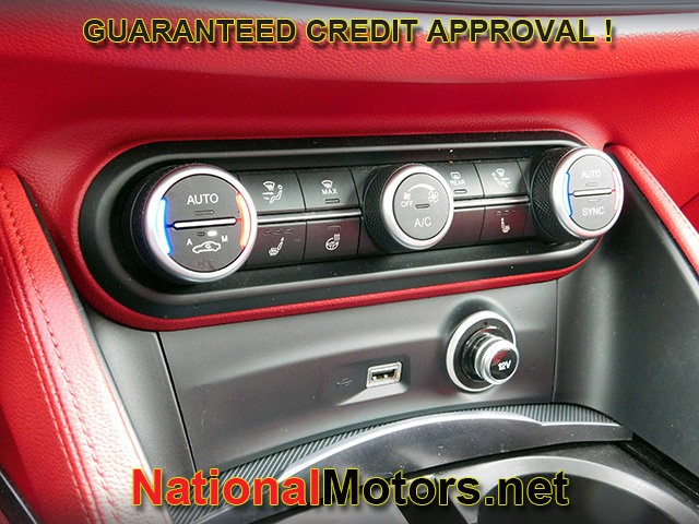 Alfa Romeo Stelvio Vehicle Full-screen Gallery Image 22