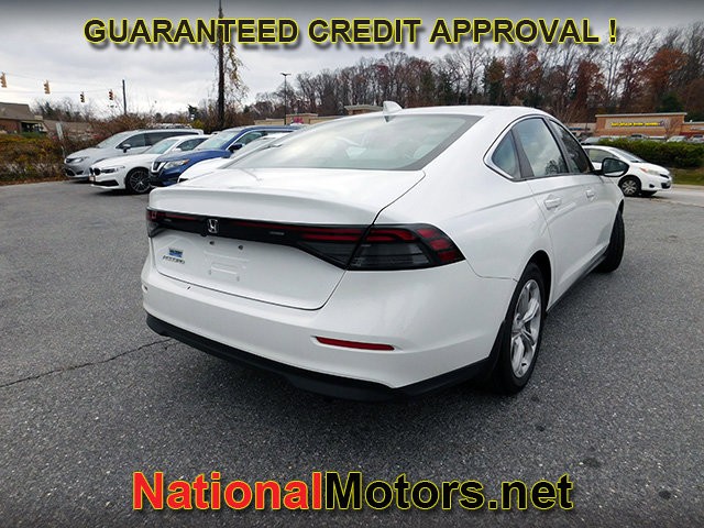 Honda Accord Sedan Vehicle Full-screen Gallery Image 05