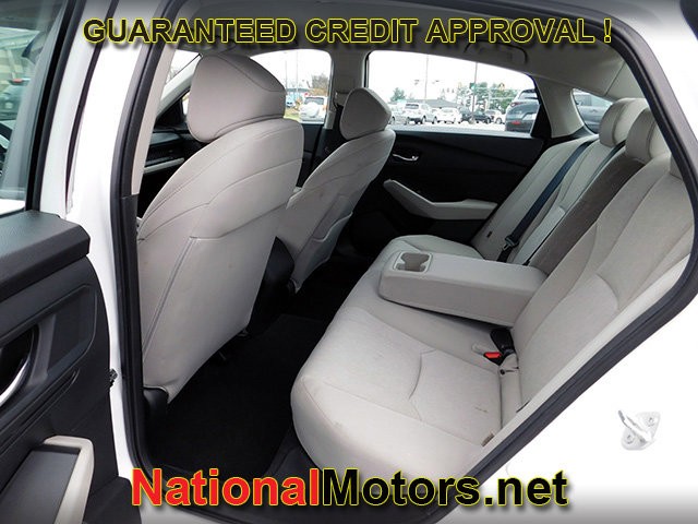 Honda Accord Sedan Vehicle Full-screen Gallery Image 09