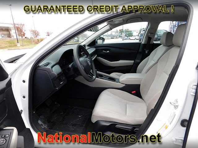 Honda Accord Sedan Vehicle Full-screen Gallery Image 12