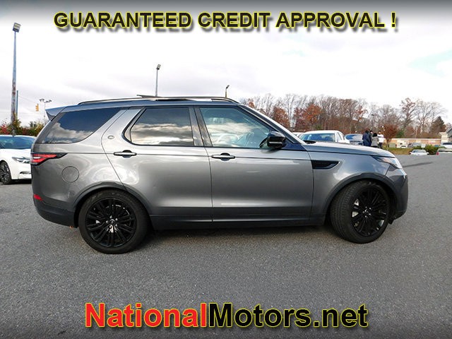 Land Rover Discovery Vehicle Full-screen Gallery Image 04