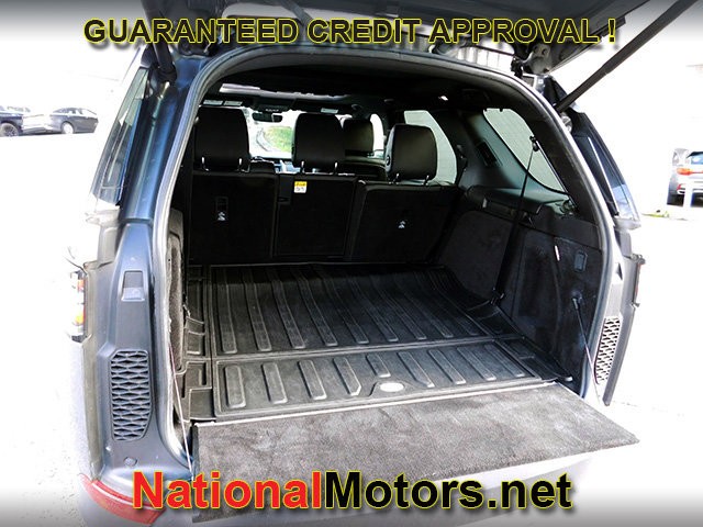 Land Rover Discovery Vehicle Full-screen Gallery Image 08