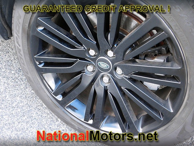 Land Rover Discovery Vehicle Full-screen Gallery Image 12