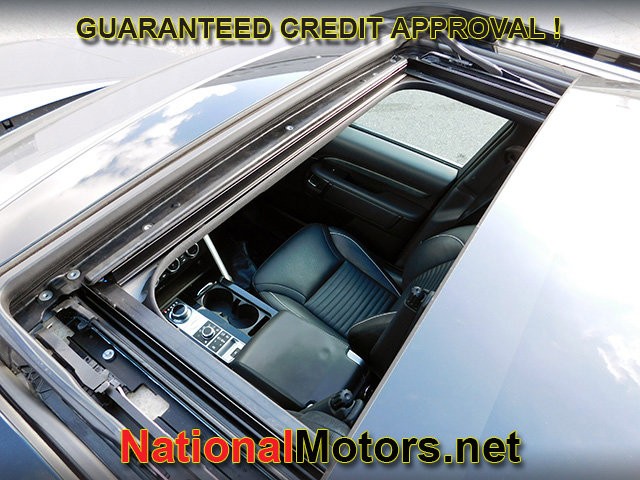 Land Rover Discovery Vehicle Full-screen Gallery Image 13