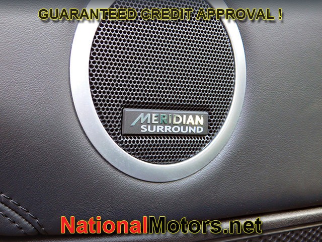 Land Rover Discovery Vehicle Full-screen Gallery Image 18